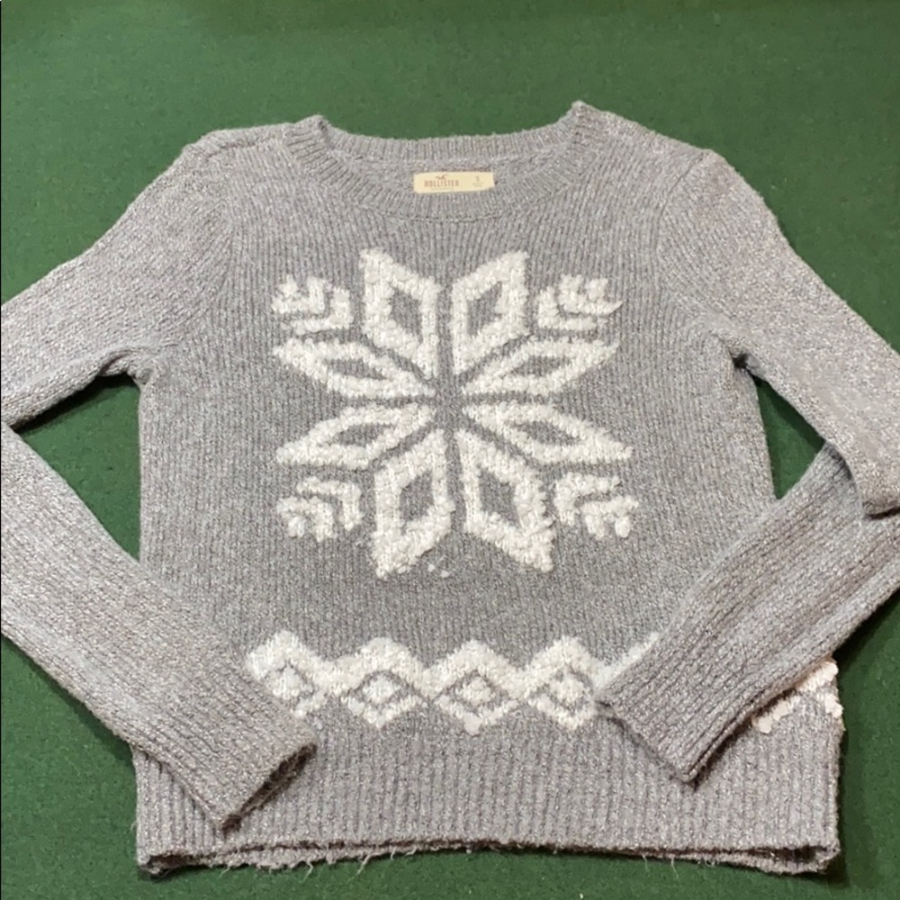 Hollister sweater
